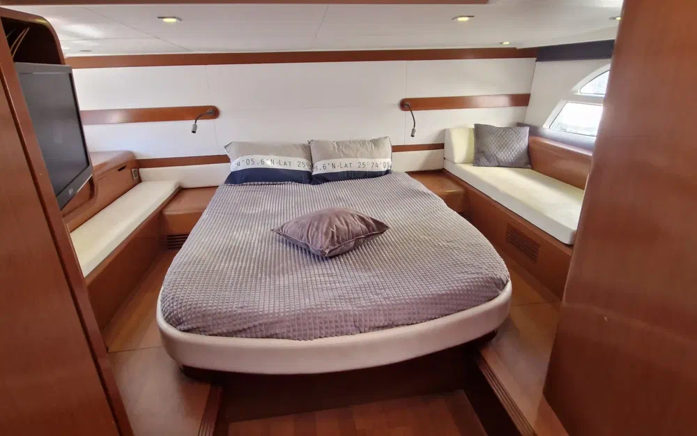 slider 6 Beneteau GT 44
