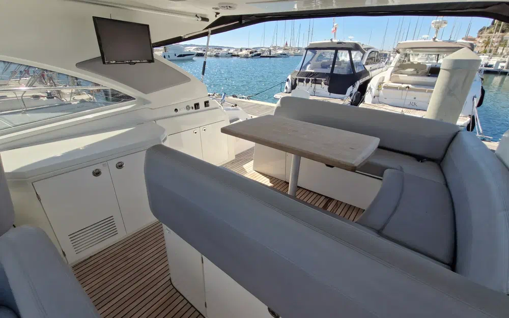slider 3 Beneteau GT 44
