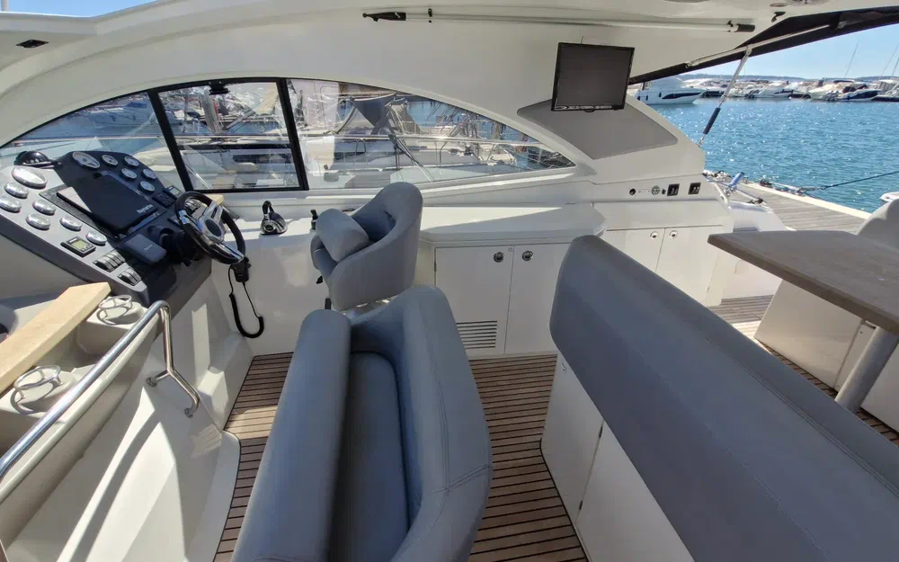 slider 4 Beneteau GT 44