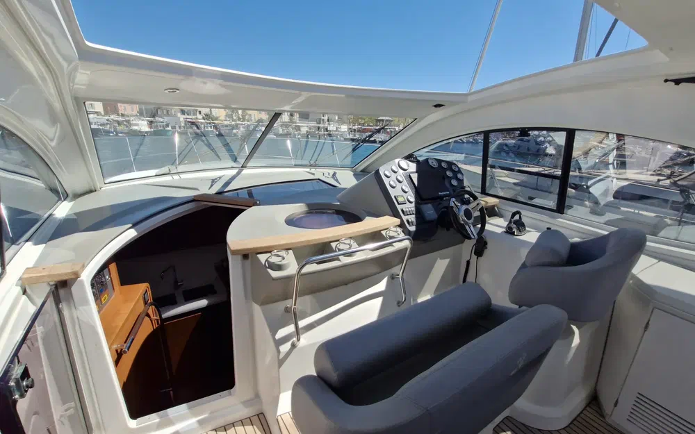 slider 6 Beneteau GT 44