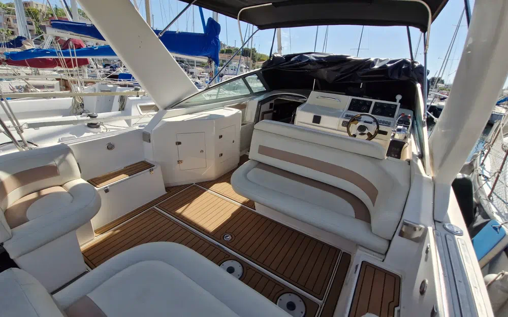 slider 6 Cruisers Yachts 3070 Rogue