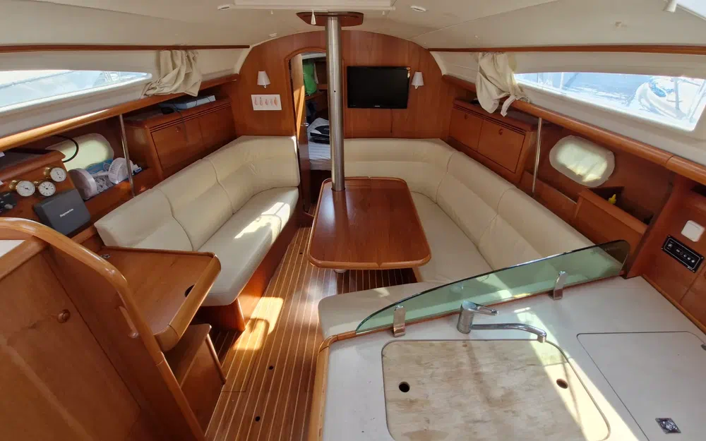slider 10 Jeanneau Sun Odyssey 35