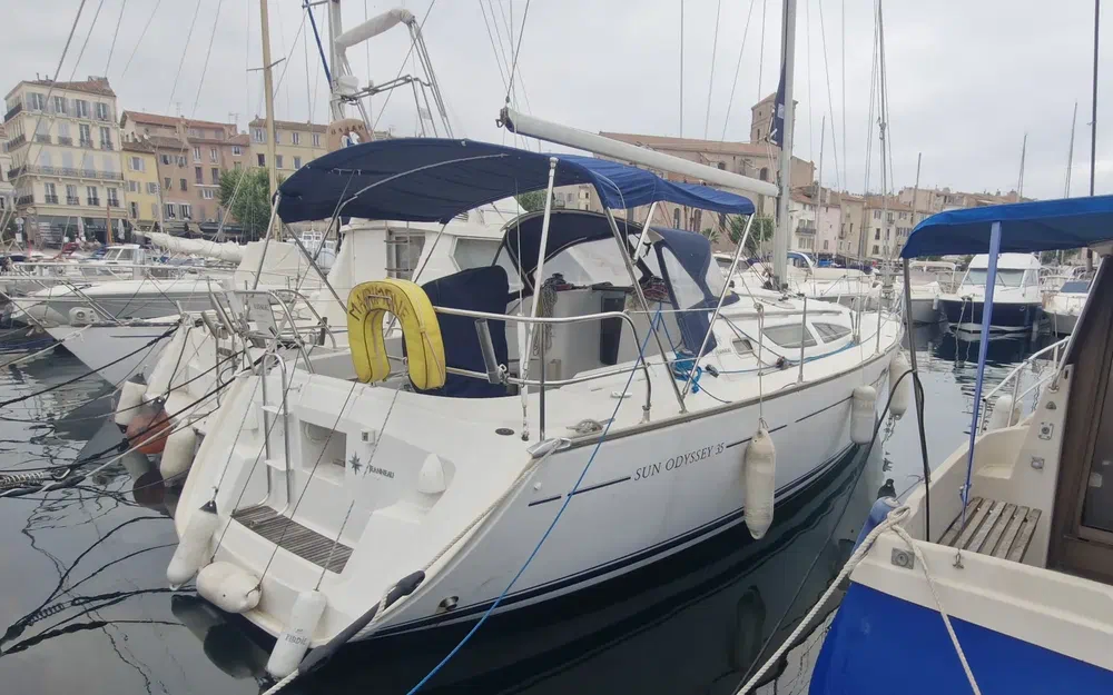 slider 1 Jeanneau Sun Odyssey 35