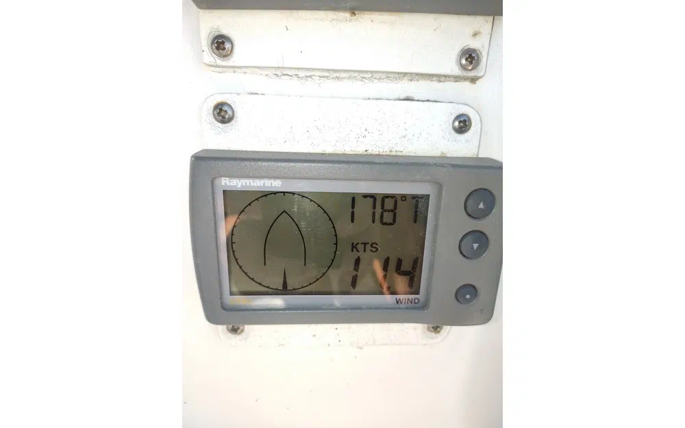 slider 13 Beneteau First 42S7