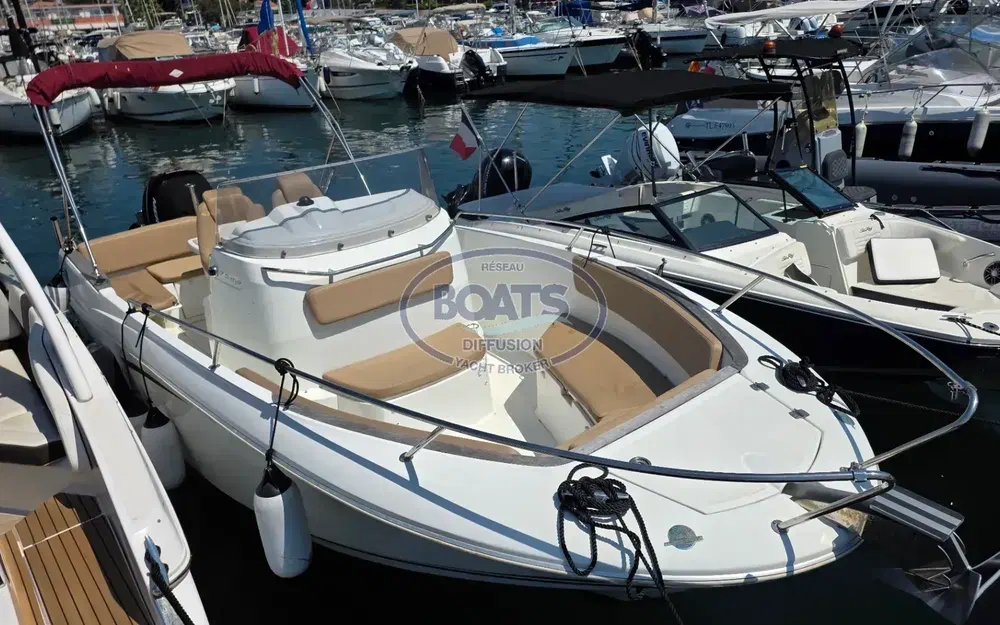 slider 1 Jeanneau Cap Camarat 7.5 CC