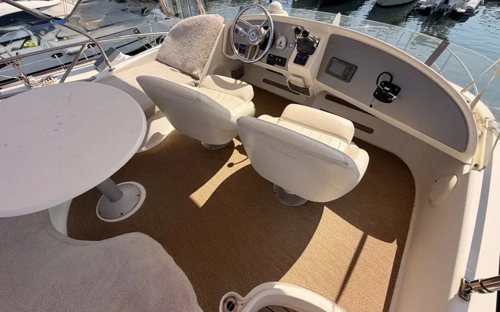 slider 13 Jeanneau Prestige 32