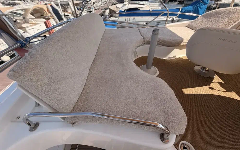 slider 14 Jeanneau Prestige 32