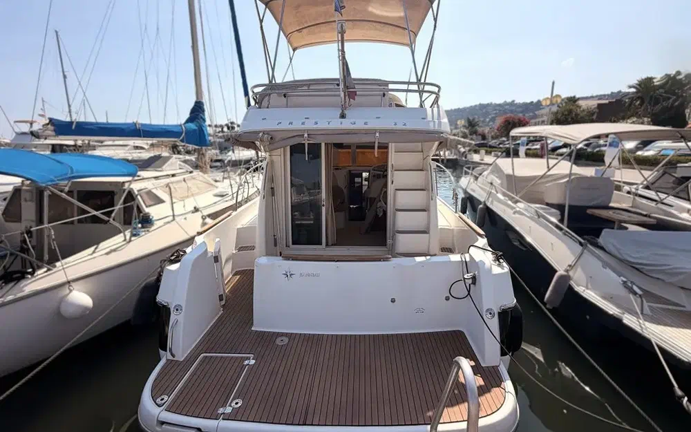 slider 1 Jeanneau Prestige 32