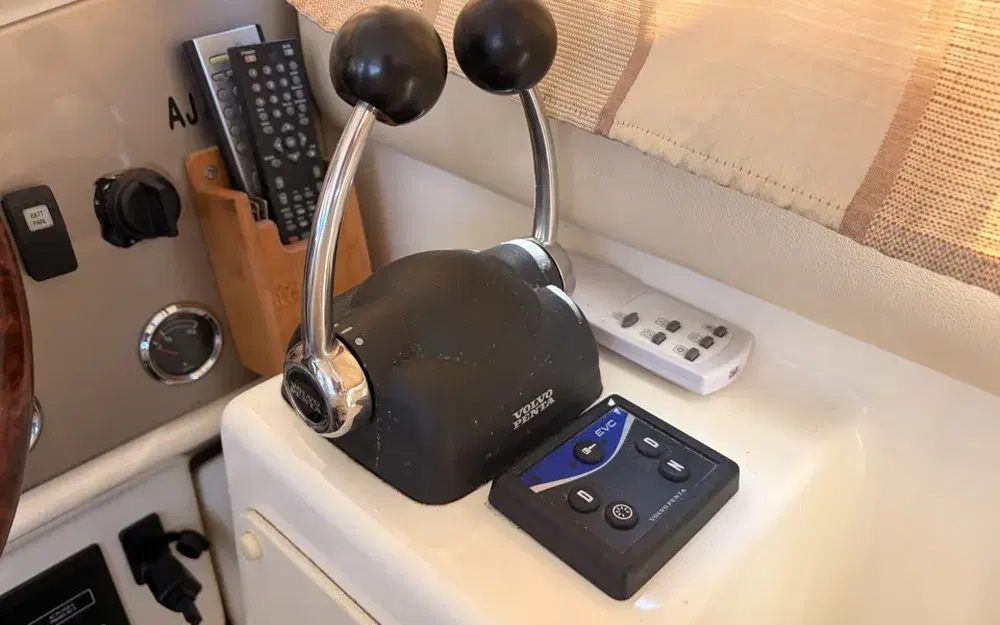 slider 26 Jeanneau Prestige 32
