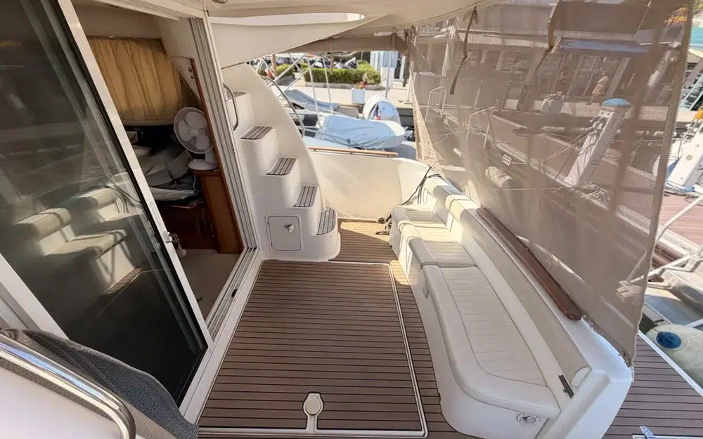 slider 5 Jeanneau Prestige 32