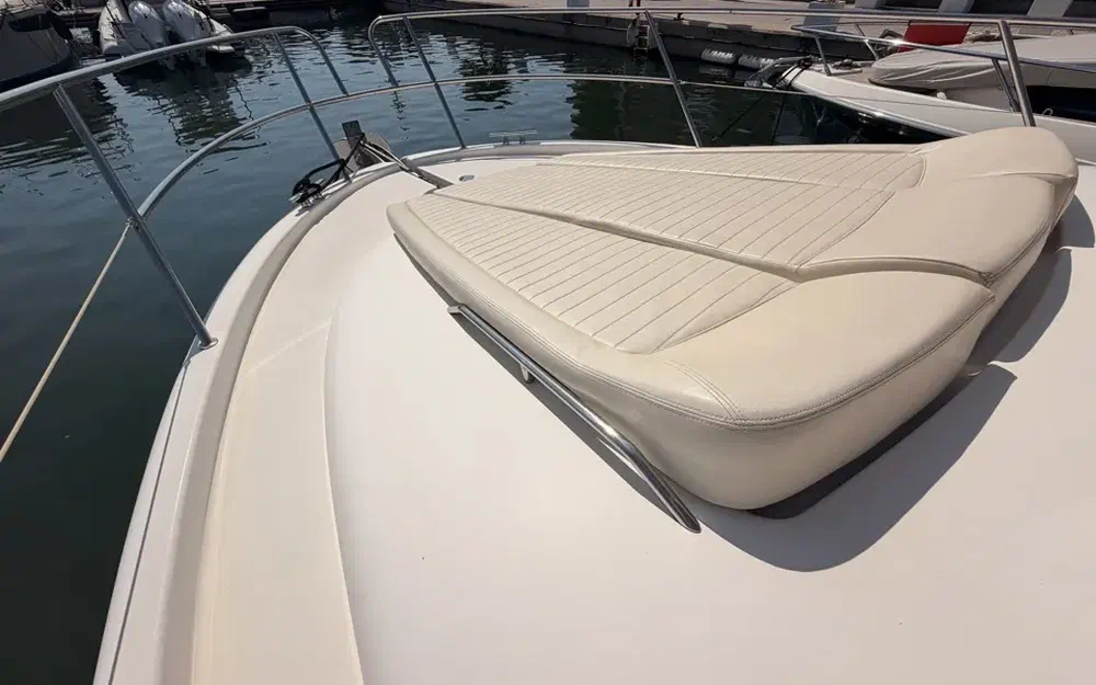 slider 8 Jeanneau Prestige 32
