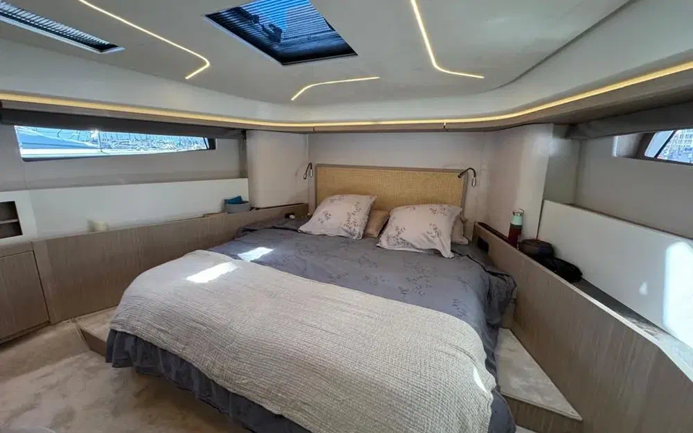 slider 15 Prestige Yachts F4.9