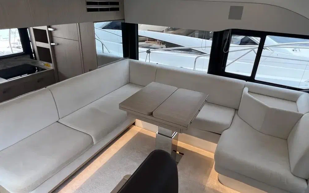 slider 19 Prestige Yachts F4.9