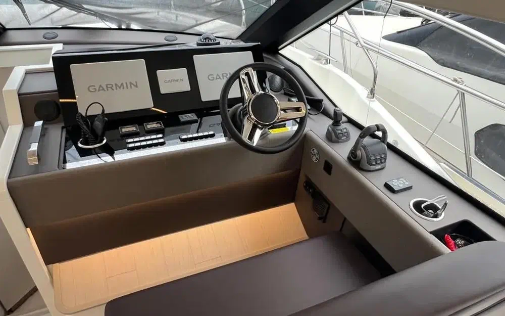 slider 23 Prestige Yachts F4.9