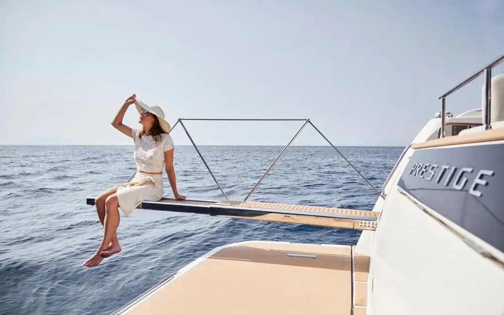 slider 2 Prestige Yachts F4.9