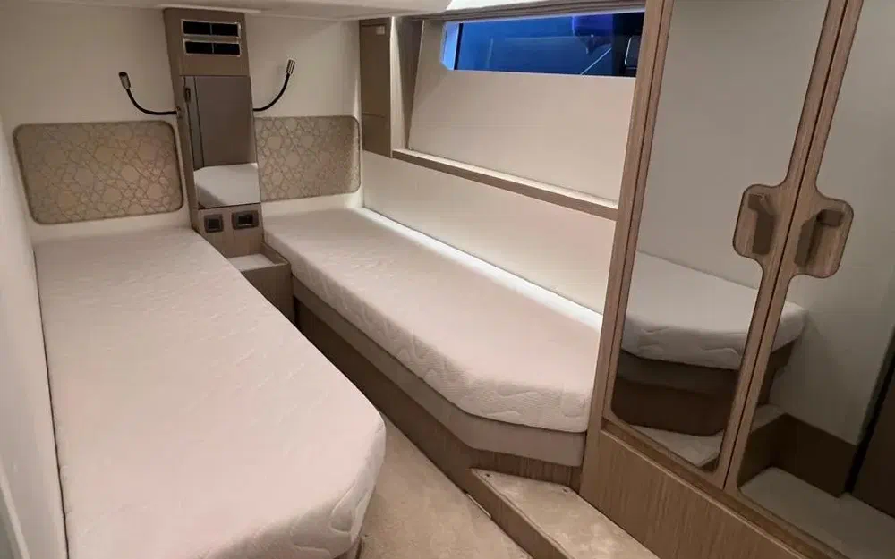 slider 30 Prestige Yachts F4.9