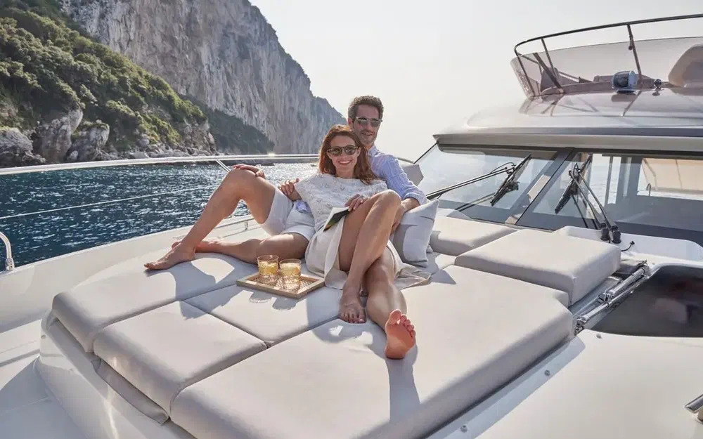 slider 8 Prestige Yachts F4.9