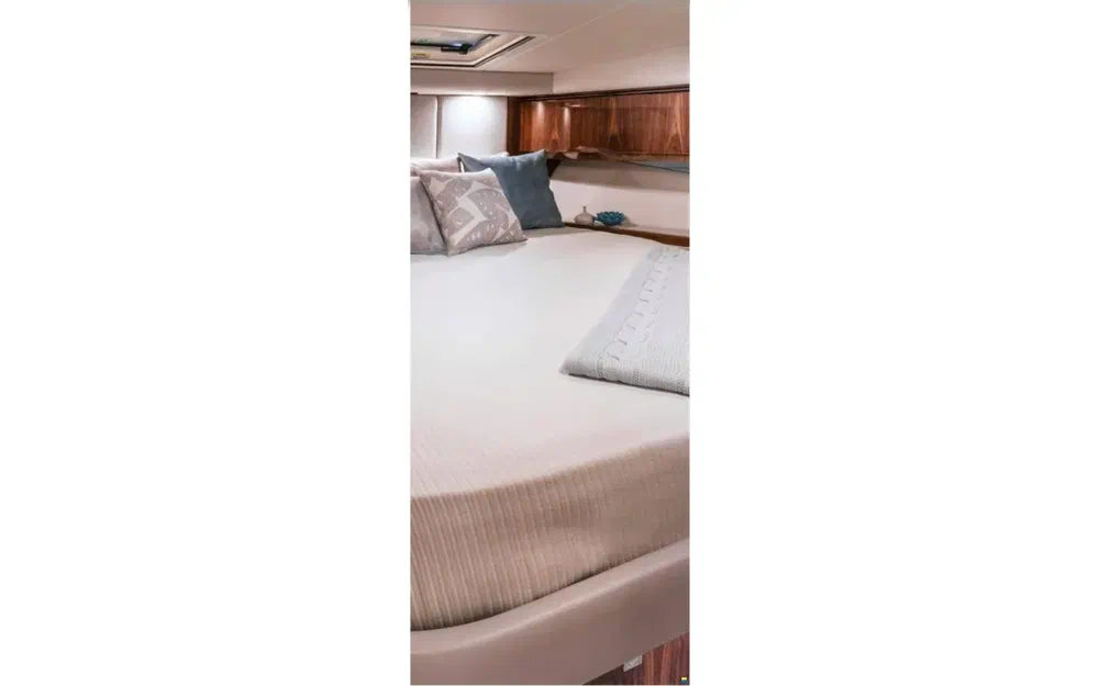 slider 7 Riviera 4800 SPORT YACHT SÉRIE II ÉDITION PLATINE