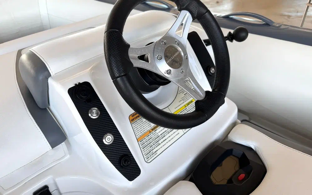 slider 3 Williams Performance Tenders Minijet 280