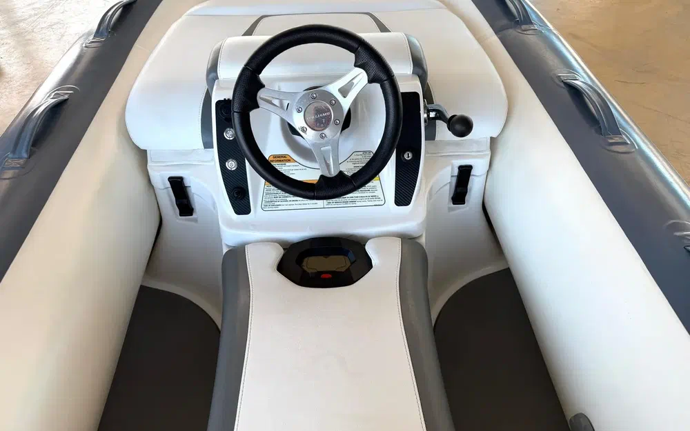 slider 4 Williams Performance Tenders Minijet 280