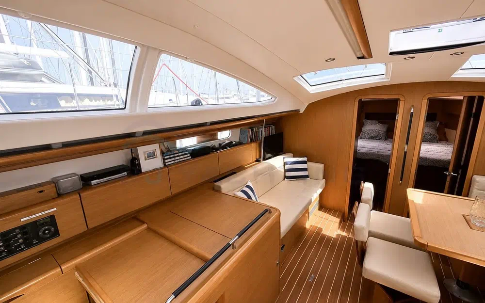 slider 7 Jeanneau Sun Odyssey 50 DS