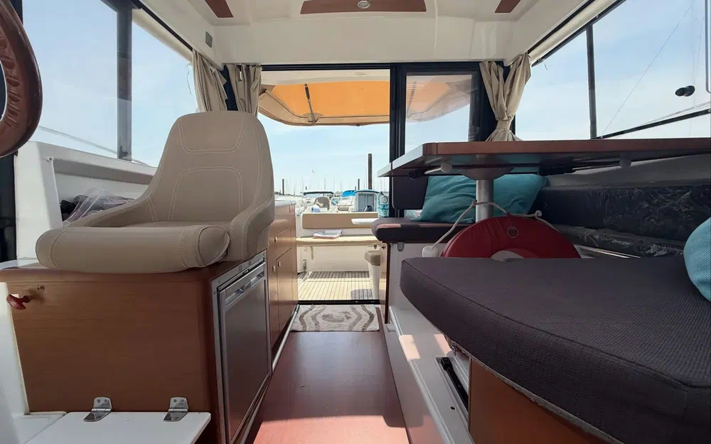 slider 11 Jeanneau Merry Fisher 855