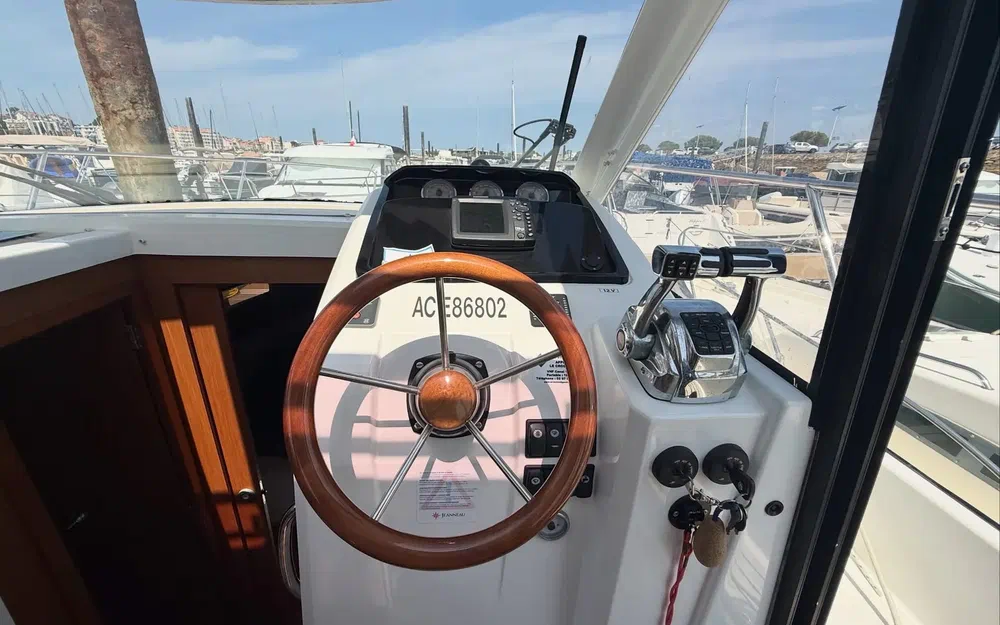slider 13 Jeanneau Merry Fisher 855