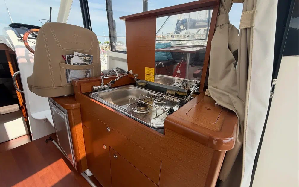slider 10 Jeanneau Merry Fisher 855