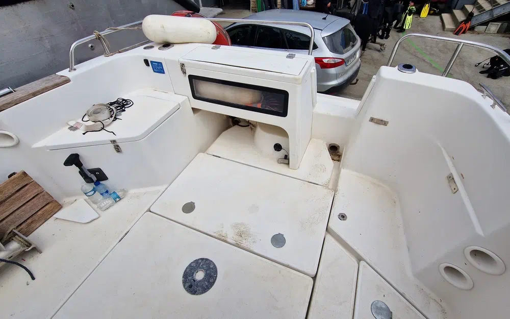 slider 4 Quicksilver Arvor 230 AS