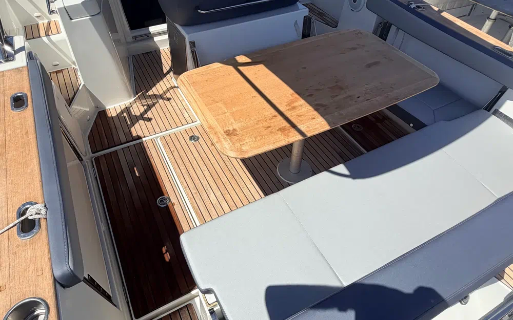 slider 4 Beneteau Flyer 8.8 SUNdeck