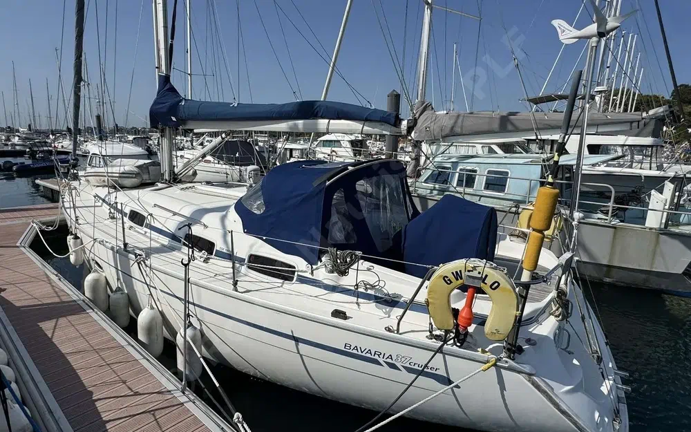 slider 2 Bavaria 37 Cruiser