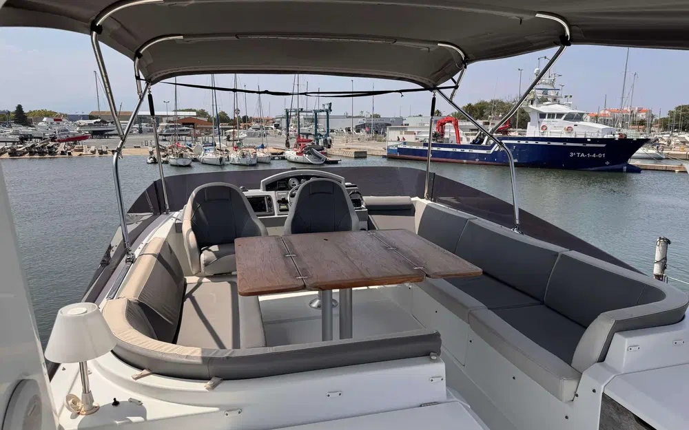slider 9 Beneteau Swift Trawler 50