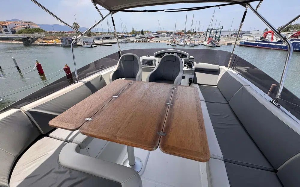 slider 10 Beneteau Swift Trawler 50