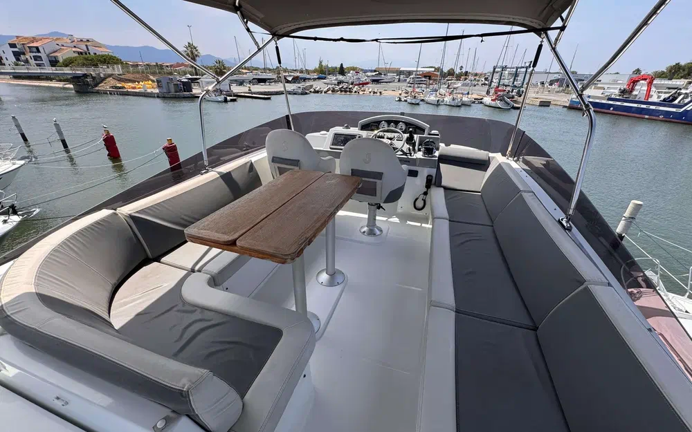 slider 11 Beneteau Swift Trawler 50