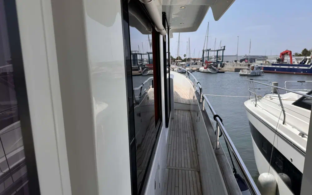 slider 7 Beneteau Swift Trawler 50