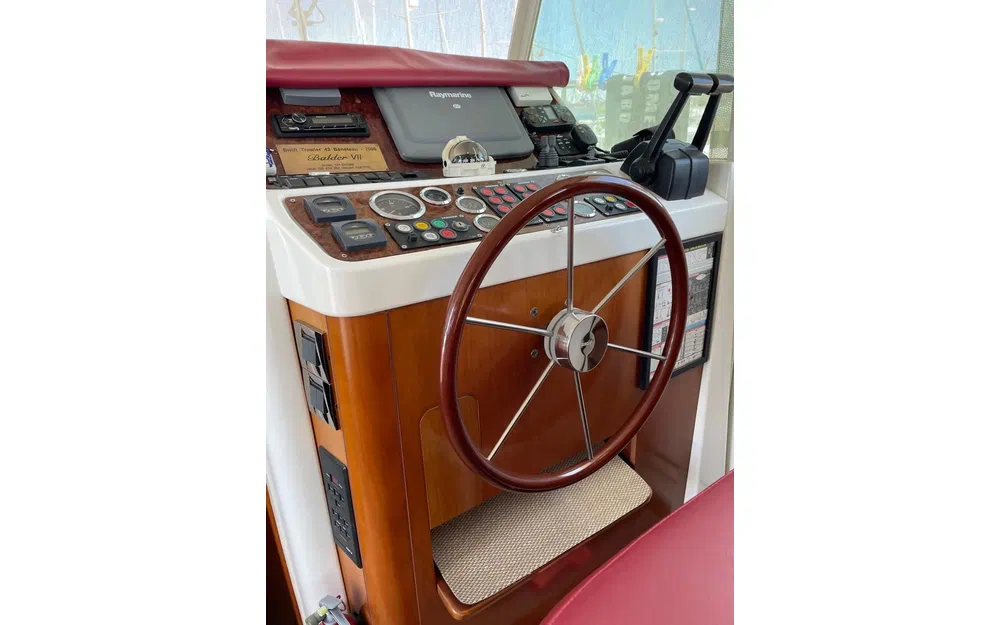 slider 10 Beneteau Swift Trawler 42