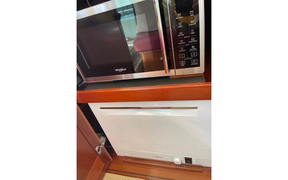 slider 5 Beneteau Swift Trawler 42