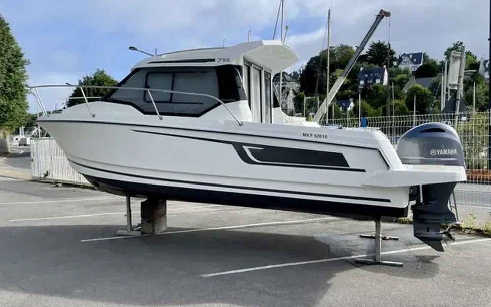slider 1 Jeanneau Merry Fisher 795