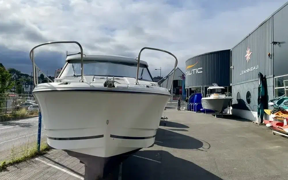 slider 4 Jeanneau Merry Fisher 795