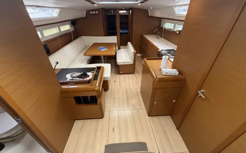 slider 10 Jeanneau Sun Odyssey 519