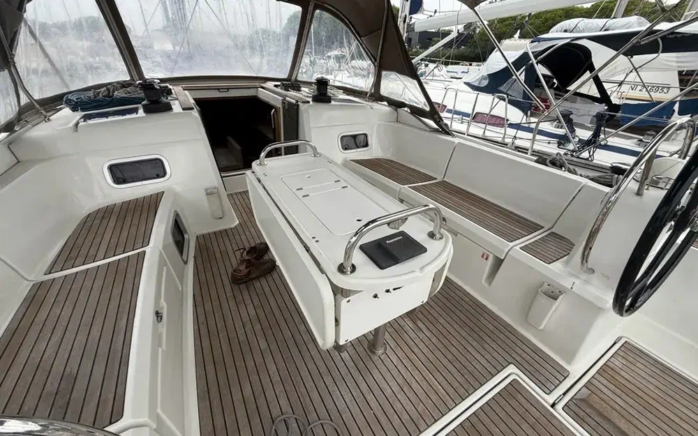 slider 25 Jeanneau Sun Odyssey 519