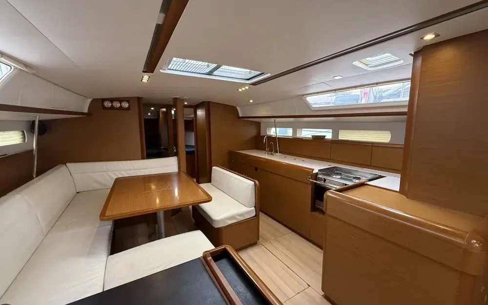 slider 34 Jeanneau Sun Odyssey 519