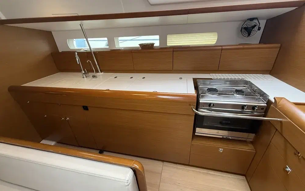 slider 37 Jeanneau Sun Odyssey 519
