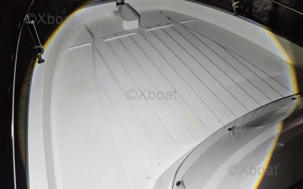 slider 7 Jeanneau Cap Camarat 650