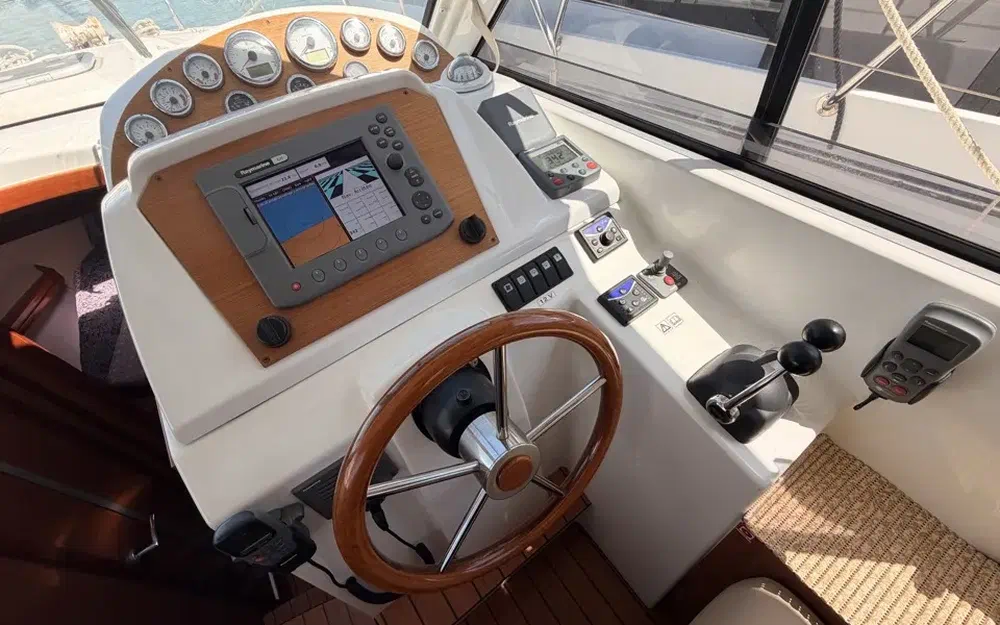 slider 22 Beneteau Antares 980