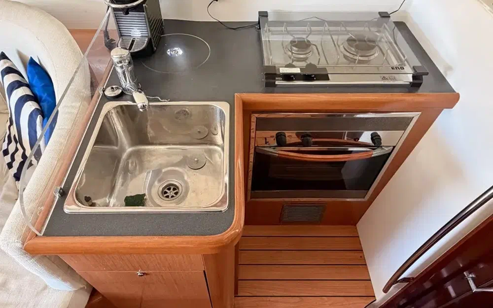 slider 26 Beneteau Antares 980