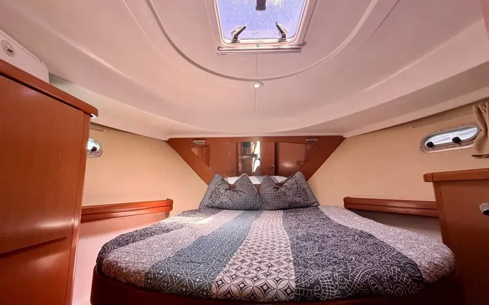 slider 31 Beneteau Antares 980