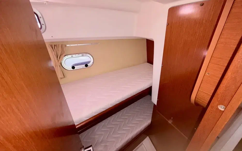 slider 32 Beneteau Antares 980