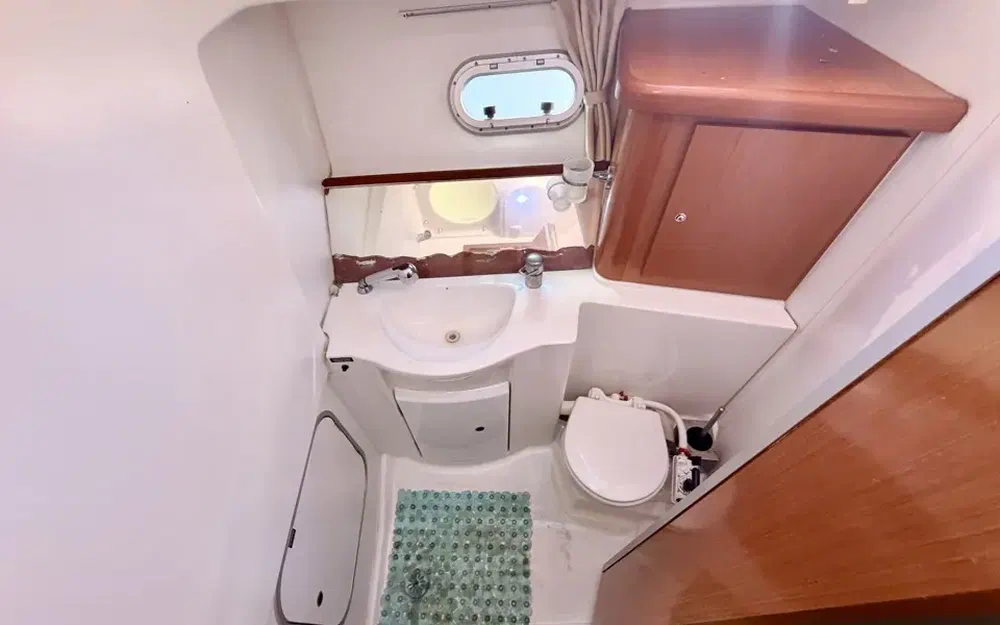 slider 34 Beneteau Antares 980