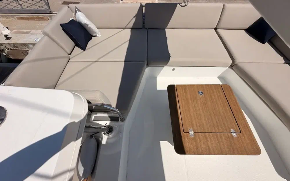 slider 18 Fountaine Pajot Aura 51